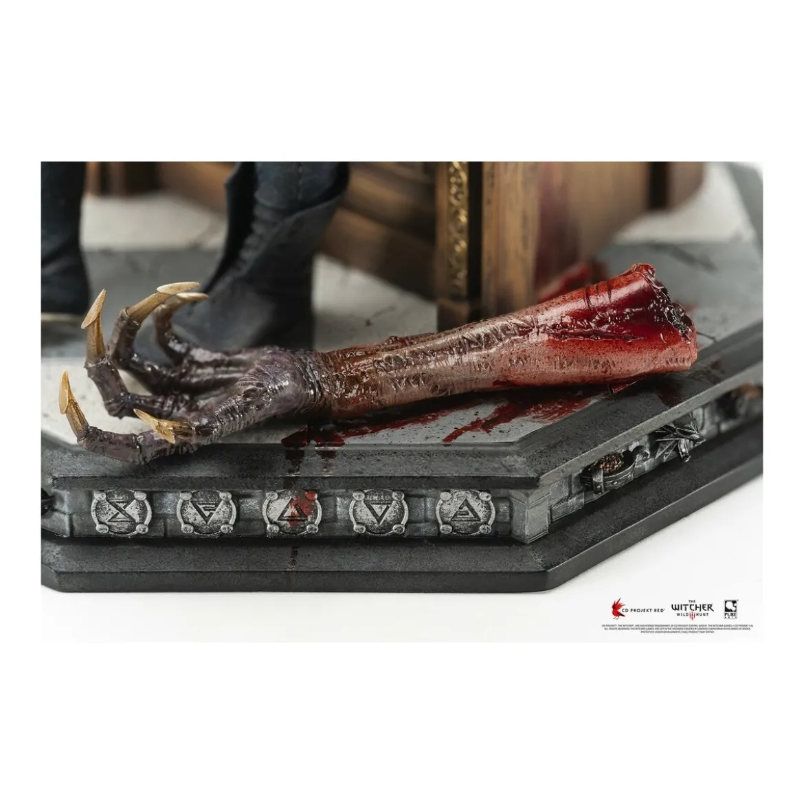 Pure Arts - The Witcher 3: Wild Hunt Geralt 1/6 Scale Statue.