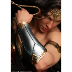 Queen Studios - DC Comics Wonder Woman 1:4 Scale Statue