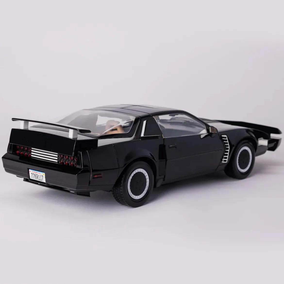 Takara Tomy - Knight Rider K2000 - Die Cast K.I.T.T 1/10