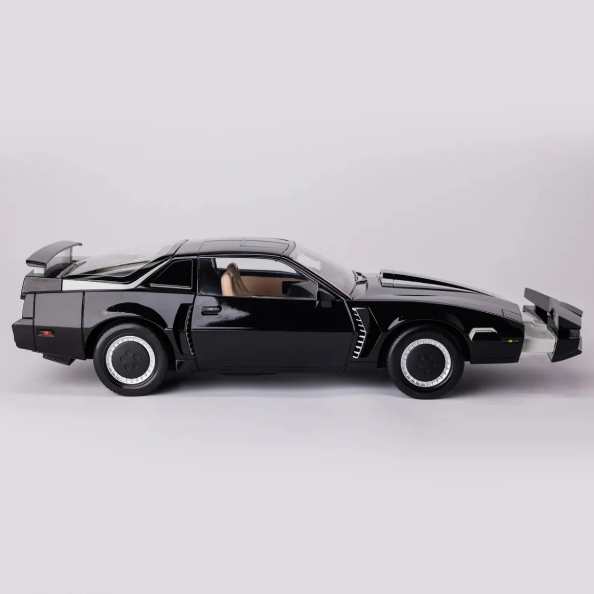 Takara Tomy - Knight Rider K2000 - Die Cast K.I.T.T 1/10