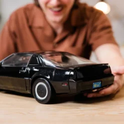 Takara Tomy - Knight Rider K2000 - Die Cast K.I.T.T 1/10