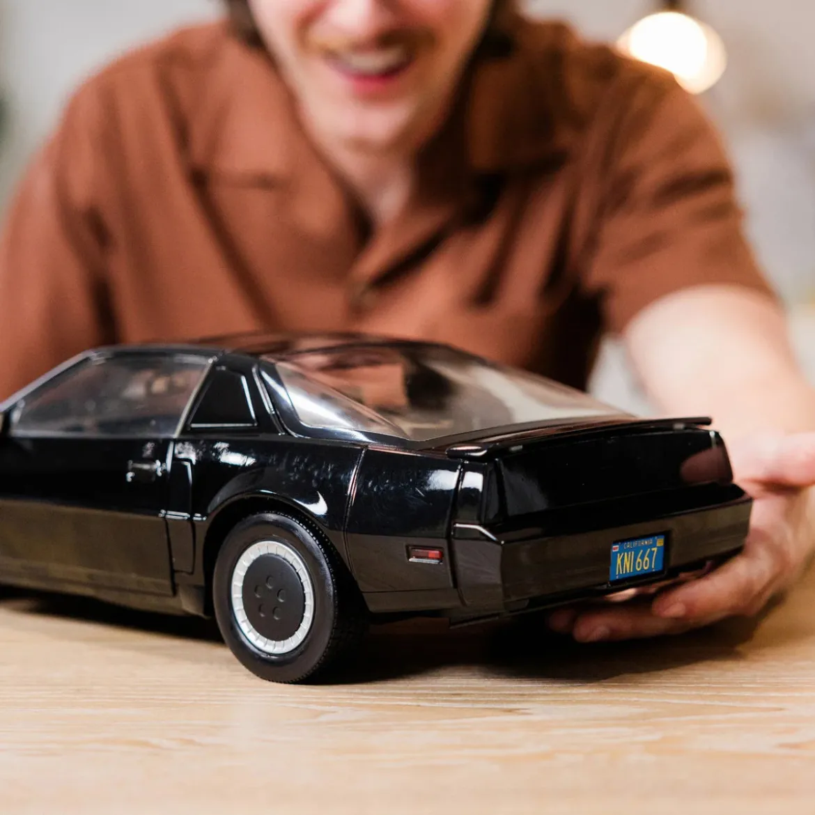 Takara Tomy - Knight Rider K2000 - Die Cast K.I.T.T 1/10